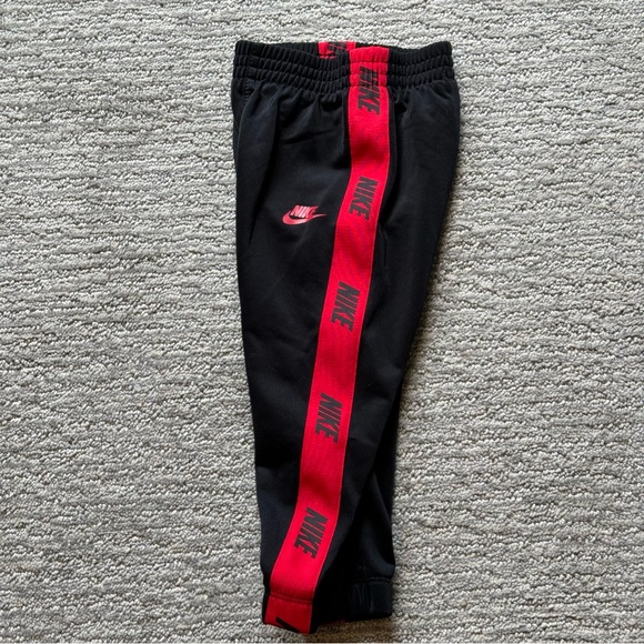 Nike Black  With red Logo Trim Joggers 18 Months - Picture 3 of 5